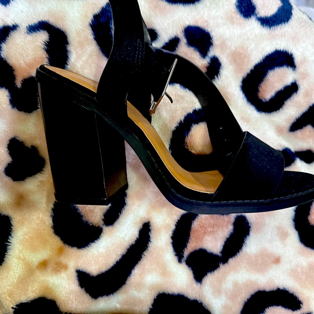 Soda black size 7